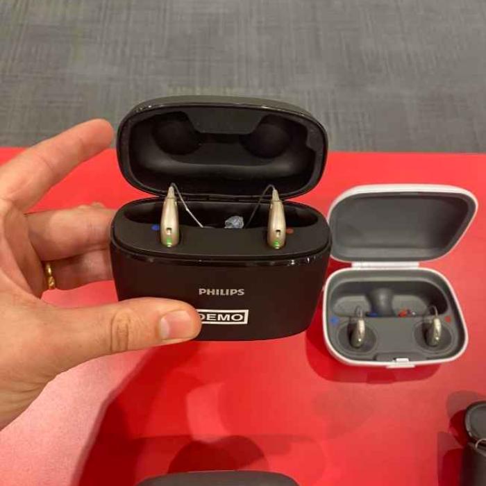 Philips hearing aids in recharge case